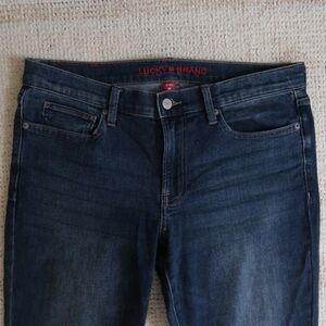 Lucky Brand dark wash flare/ bootcut leg jeans size 10/30R